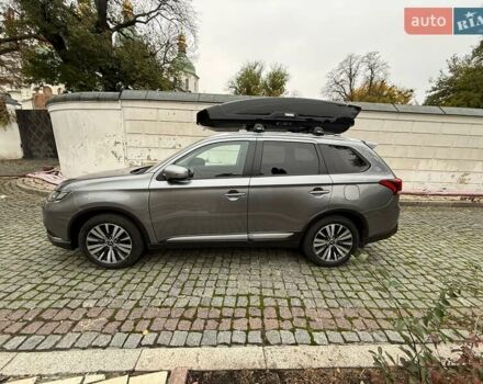 Сірий Міцубісі Аутлендер, об'ємом двигуна 2.36 л та пробігом 114 тис. км за 20000 $, фото 14 на Automoto.ua