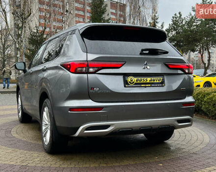 Серый Мицубиси Аутлендер, объемом двигателя 2.49 л и пробегом 46 тыс. км за 24500 $, фото 4 на Automoto.ua