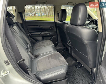 Серый Мицубиси Аутлендер, объемом двигателя 2.36 л и пробегом 142 тыс. км за 21500 $, фото 21 на Automoto.ua