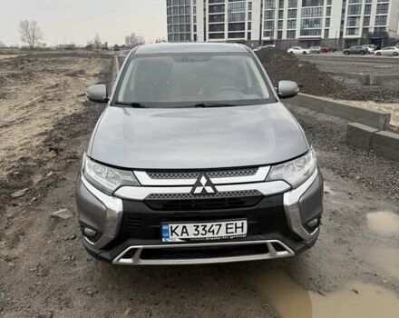 Серый Мицубиси Аутлендер, объемом двигателя 2 л и пробегом 179 тыс. км за 20000 $, фото 5 на Automoto.ua