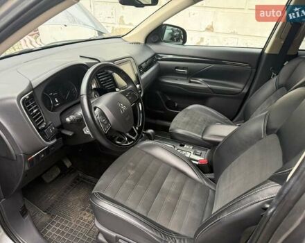 Сірий Міцубісі Аутлендер, об'ємом двигуна 2.36 л та пробігом 114 тис. км за 20000 $, фото 9 на Automoto.ua