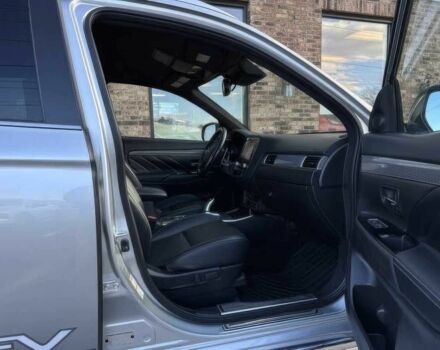 Серый Мицубиси Аутлендер, объемом двигателя 2.4 л и пробегом 21 тыс. км за 15600 $, фото 7 на Automoto.ua