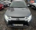 Серый Мицубиси Аутлендер, объемом двигателя 2 л и пробегом 122 тыс. км за 19988 $, фото 6 на Automoto.ua