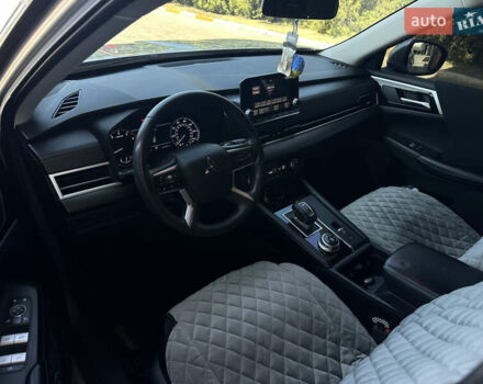 Серый Мицубиси Аутлендер, объемом двигателя 2.5 л и пробегом 94 тыс. км за 23500 $, фото 16 на Automoto.ua