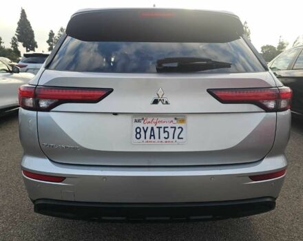 Серый Мицубиси Аутлендер, объемом двигателя 0 л и пробегом 56 тыс. км за 22000 $, фото 5 на Automoto.ua