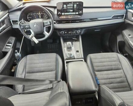 Серый Мицубиси Аутлендер, объемом двигателя 2.49 л и пробегом 88 тыс. км за 5900 $, фото 7 на Automoto.ua