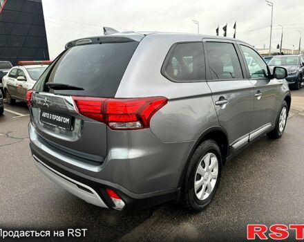 Серый Мицубиси Аутлендер, объемом двигателя 2 л и пробегом 46 тыс. км за 20900 $, фото 6 на Automoto.ua