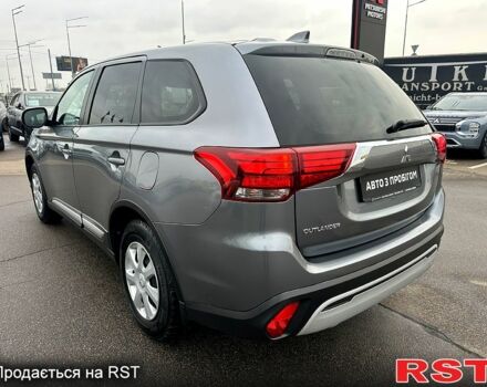 Серый Мицубиси Аутлендер, объемом двигателя 2 л и пробегом 46 тыс. км за 20900 $, фото 4 на Automoto.ua
