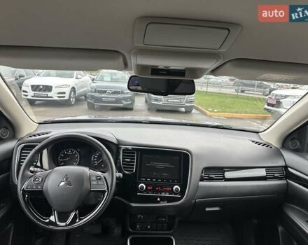 Сірий Міцубісі Аутлендер, об'ємом двигуна 2 л та пробігом 46 тис. км за 20900 $, фото 17 на Automoto.ua