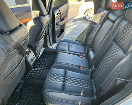 Серый Мицубиси Аутлендер, объемом двигателя 2.49 л и пробегом 38 тыс. км за 24999 $, фото 23 на Automoto.ua