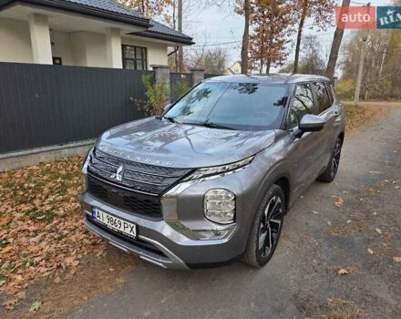 Серый Мицубиси Аутлендер, объемом двигателя 2.49 л и пробегом 50 тыс. км за 23900 $, фото 1 на Automoto.ua