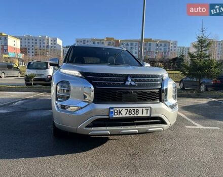 Серый Мицубиси Аутлендер, объемом двигателя 2.49 л и пробегом 38 тыс. км за 24999 $, фото 1 на Automoto.ua