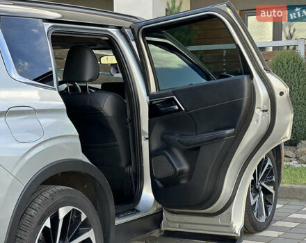 Міцубісі Аутлендер 2022 у Стрые на Automoto.ua Сірий Міцубісі Аутлендер, об'ємом двигуна 2.5 л та пробігом 85 тис. км за 23999 $, фото 80 на Automoto.ua