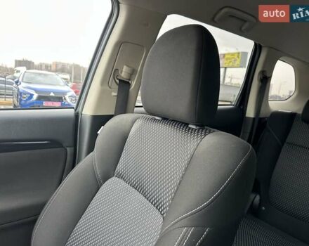 Сірий Міцубісі Аутлендер, об'ємом двигуна 2 л та пробігом 46 тис. км за 20900 $, фото 25 на Automoto.ua