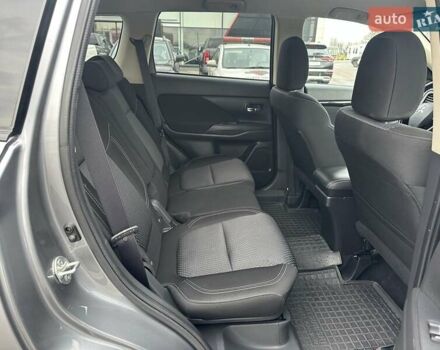 Сірий Міцубісі Аутлендер, об'ємом двигуна 2 л та пробігом 46 тис. км за 20900 $, фото 29 на Automoto.ua