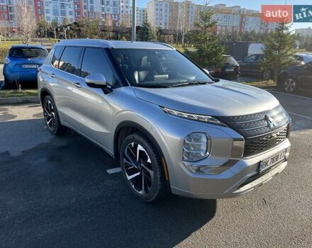 Серый Мицубиси Аутлендер, объемом двигателя 2.49 л и пробегом 38 тыс. км за 24999 $, фото 3 на Automoto.ua