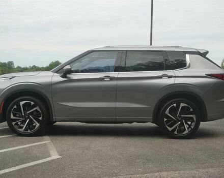 Серый Мицубиси Аутлендер, объемом двигателя 2.5 л и пробегом 25 тыс. км за 7800 $, фото 2 на Automoto.ua