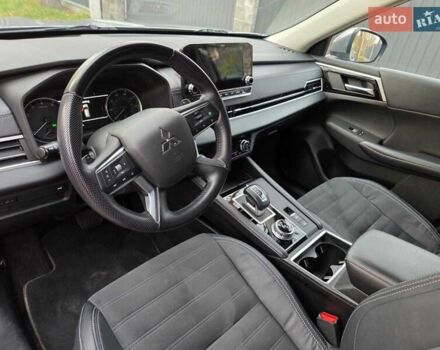 Серый Мицубиси Аутлендер, объемом двигателя 2.49 л и пробегом 50 тыс. км за 23900 $, фото 9 на Automoto.ua