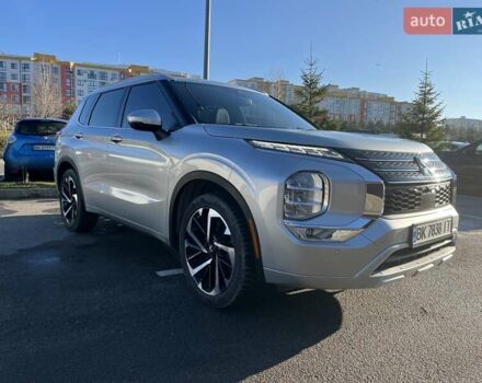 Серый Мицубиси Аутлендер, объемом двигателя 2.49 л и пробегом 38 тыс. км за 24999 $, фото 4 на Automoto.ua