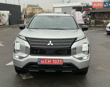 Серый Мицубиси Аутлендер, объемом двигателя 0 л и пробегом 41 тыс. км за 25000 $, фото 2 на Automoto.ua