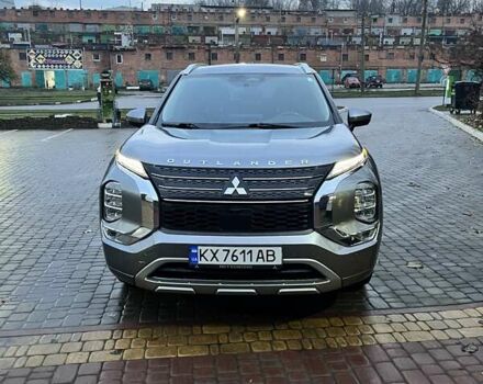 Серый Мицубиси Аутлендер, объемом двигателя 2.49 л и пробегом 64 тыс. км за 23200 $, фото 2 на Automoto.ua