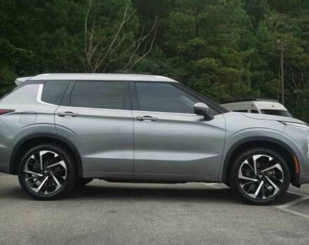 Серый Мицубиси Аутлендер, объемом двигателя 2.5 л и пробегом 25 тыс. км за 7800 $, фото 6 на Automoto.ua