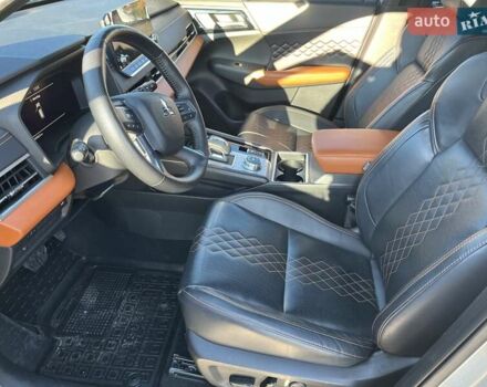 Серый Мицубиси Аутлендер, объемом двигателя 2.49 л и пробегом 38 тыс. км за 24999 $, фото 19 на Automoto.ua