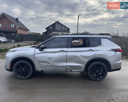 Серый Мицубиси Аутлендер, объемом двигателя 2.5 л и пробегом 80 тыс. км за 13500 $, фото 2 на Automoto.ua