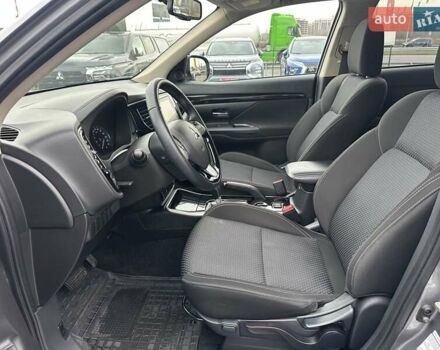 Сірий Міцубісі Аутлендер, об'ємом двигуна 2 л та пробігом 46 тис. км за 20900 $, фото 15 на Automoto.ua