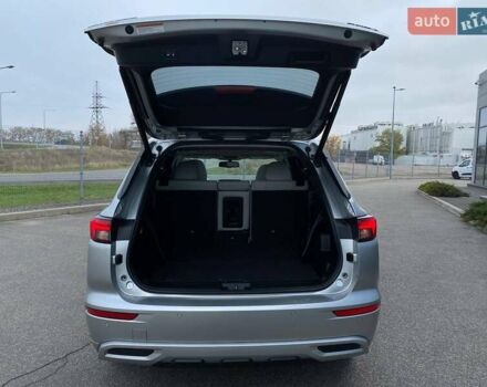 Серый Мицубиси Аутлендер, объемом двигателя 2.36 л и пробегом 26 тыс. км за 37000 $, фото 15 на Automoto.ua