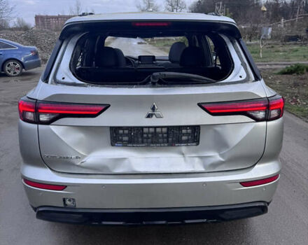 Серый Мицубиси Аутлендер, объемом двигателя 2.5 л и пробегом 80 тыс. км за 13500 $, фото 4 на Automoto.ua
