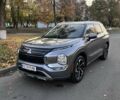 Серый Мицубиси Аутлендер, объемом двигателя 2.49 л и пробегом 63 тыс. км за 25600 $, фото 1 на Automoto.ua