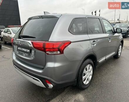 Сірий Міцубісі Аутлендер, об'ємом двигуна 2 л та пробігом 46 тис. км за 20900 $, фото 7 на Automoto.ua