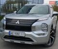 Серый Мицубиси Аутлендер, объемом двигателя 2.36 л и пробегом 26 тыс. км за 37000 $, фото 1 на Automoto.ua