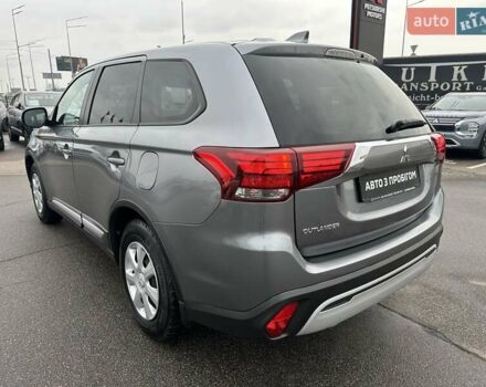 Сірий Міцубісі Аутлендер, об'ємом двигуна 2 л та пробігом 46 тис. км за 20900 $, фото 5 на Automoto.ua