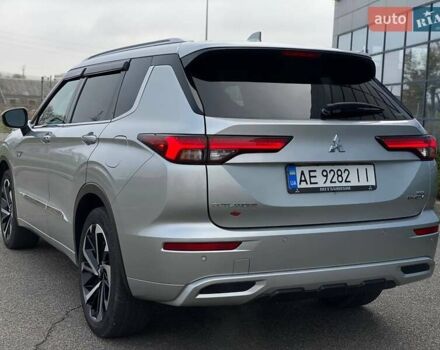 Серый Мицубиси Аутлендер, объемом двигателя 2.36 л и пробегом 26 тыс. км за 37000 $, фото 9 на Automoto.ua