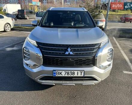 Серый Мицубиси Аутлендер, объемом двигателя 2.49 л и пробегом 38 тыс. км за 24999 $, фото 2 на Automoto.ua