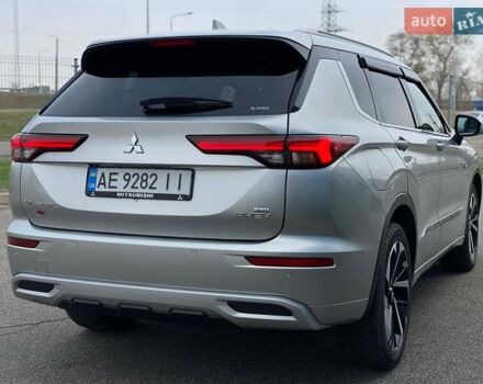 Серый Мицубиси Аутлендер, объемом двигателя 2.36 л и пробегом 26 тыс. км за 37000 $, фото 7 на Automoto.ua