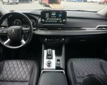 Серый Мицубиси Аутлендер, объемом двигателя 2.5 л и пробегом 25 тыс. км за 7800 $, фото 9 на Automoto.ua