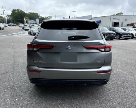 Серый Мицубиси Аутлендер, объемом двигателя 2.5 л и пробегом 12 тыс. км за 18000 $, фото 4 на Automoto.ua