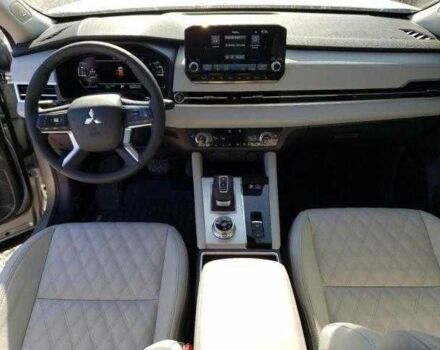 Серый Мицубиси Аутлендер, объемом двигателя 2.4 л и пробегом 3 тыс. км за 28999 $, фото 9 на Automoto.ua