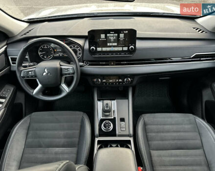 Серый Мицубиси Аутлендер, объемом двигателя 2.49 л и пробегом 24 тыс. км за 27500 $, фото 15 на Automoto.ua