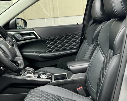 Серый Мицубиси Аутлендер, объемом двигателя 2.36 л и пробегом 48 тыс. км за 38888 $, фото 21 на Automoto.ua