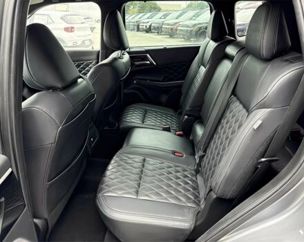 Серый Мицубиси Аутлендер, объемом двигателя 2.5 л и пробегом 12 тыс. км за 18000 $, фото 11 на Automoto.ua