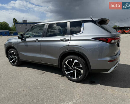 Серый Мицубиси Аутлендер, объемом двигателя 2.49 л и пробегом 21 тыс. км за 29500 $, фото 3 на Automoto.ua