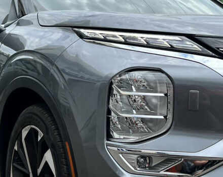 Серый Мицубиси Аутлендер, объемом двигателя 2.36 л и пробегом 48 тыс. км за 38888 $, фото 7 на Automoto.ua