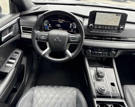 Серый Мицубиси Аутлендер, объемом двигателя 2.5 л и пробегом 12 тыс. км за 18000 $, фото 8 на Automoto.ua