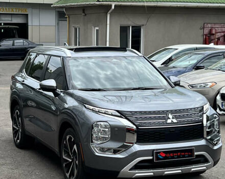 Серый Мицубиси Аутлендер, объемом двигателя 2.36 л и пробегом 48 тыс. км за 38888 $, фото 2 на Automoto.ua