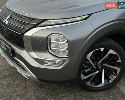 Серый Мицубиси Аутлендер, объемом двигателя 2.49 л и пробегом 24 тыс. км за 27500 $, фото 7 на Automoto.ua