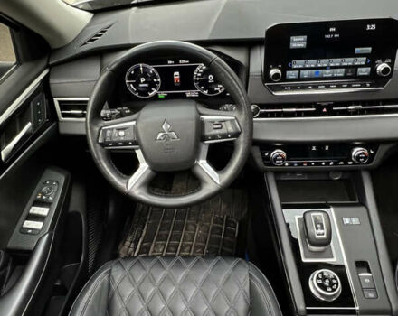 Серый Мицубиси Аутлендер, объемом двигателя 2.36 л и пробегом 48 тыс. км за 38888 $, фото 36 на Automoto.ua